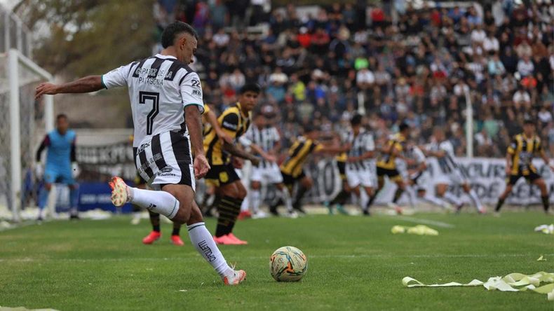 Otro cambio de líder: la tabla del Federal A tras finalizar la primera vuelta