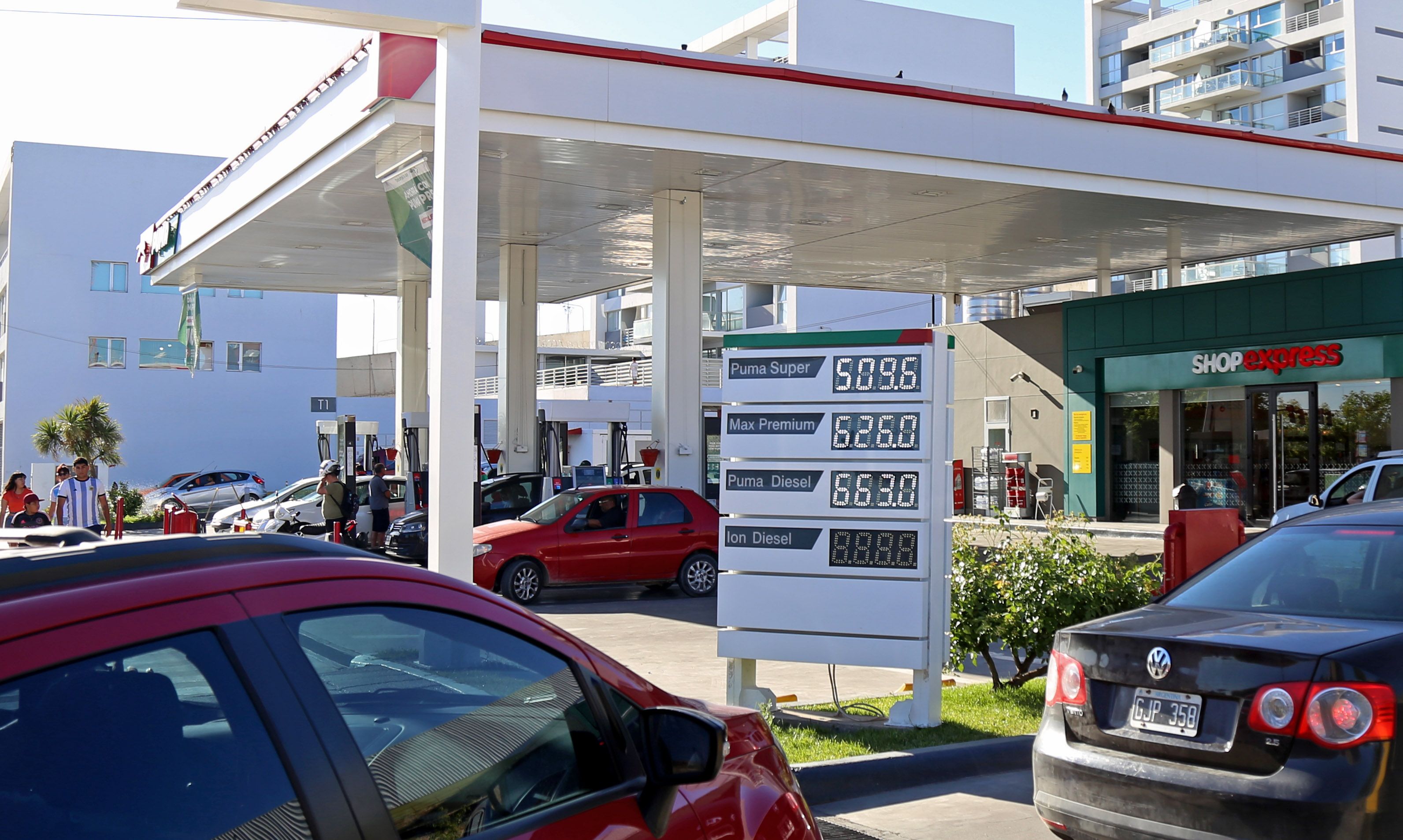 La nafta subió igual
