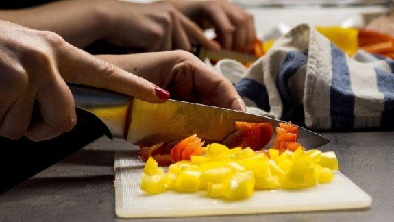 Provincia reemplaza la entrega directa de alimentos por tarjetas
