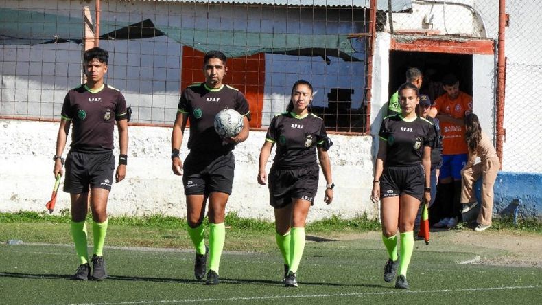 Leandro Gatica encabezó el equipo arbitral en la tarde del Maiolino. Foto: prensa Deportivo Roca