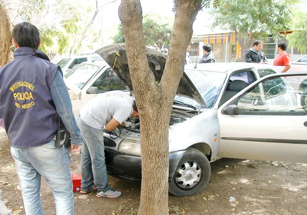Secuestraron dos autos robados