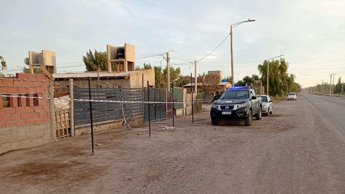El lugar donde fue asesinado el joven de 20 años, en Circunvalación Perón y la calle Serafín González. Le habrían disparado desde una camioneta.&nbsp;