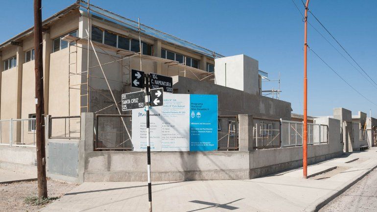 El colegio se mudará de una galería comercial a un moderno edificio.