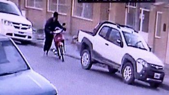 retiro la moto de la concesionaria y se la robaron