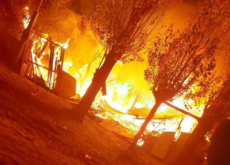 Encontraron muerto a un hombre mayor en un incendio cerca de la medianoche del martes.