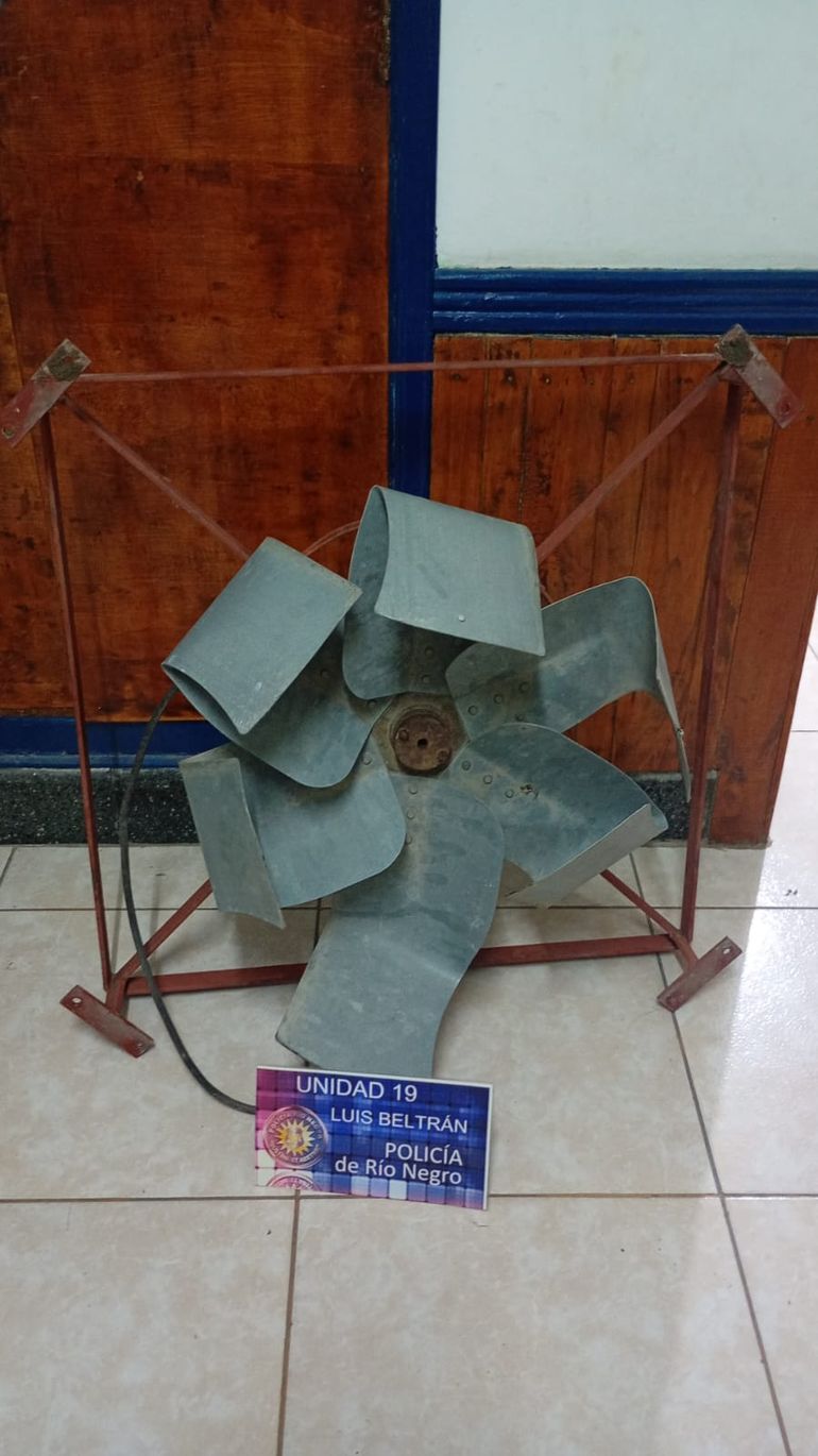 En Luis Beltrán, los uniformados lograron detener a dos hombres y recuperar un motor robado a un vecino.