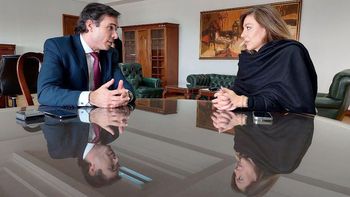 El fiscal general José Gerez se reunió con la secretaria de Energía de la Nación, Flavia Royón.