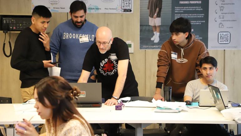 Río Negro acompaña el estudiantes de programación y ciencia de datos
