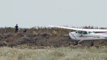 Dos aeronaves pronta a aterrizar en el Aeroclub de General Roca, debieron realizar maniobras de rescate.