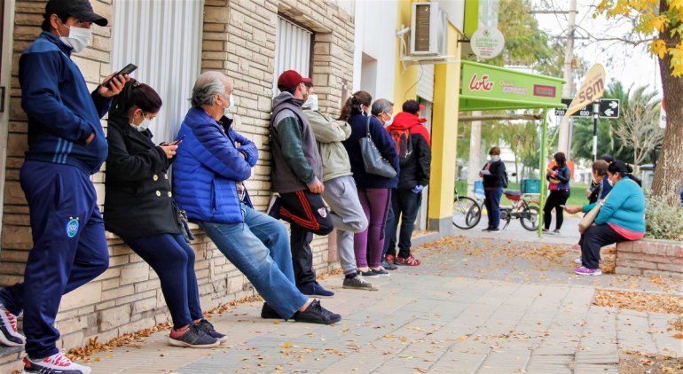 Abrieron los Rapipago y hubo largas filas