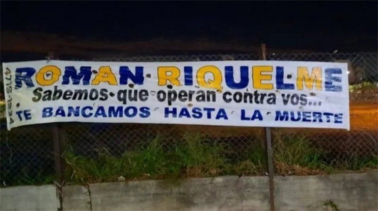 La Bombonera amaneció llena de pasacalles provocadores