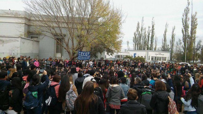 Si tocan a una, nos tocan a todas, gritaron las estudiantes de la UNCo
