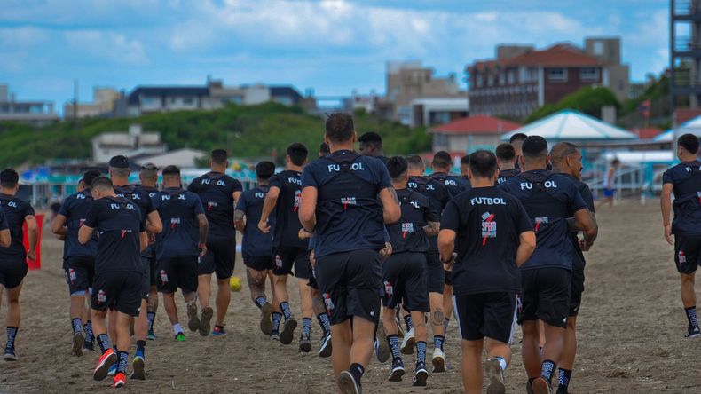 Riestra lleva a cabo el trabajo de pretemporada en la costa