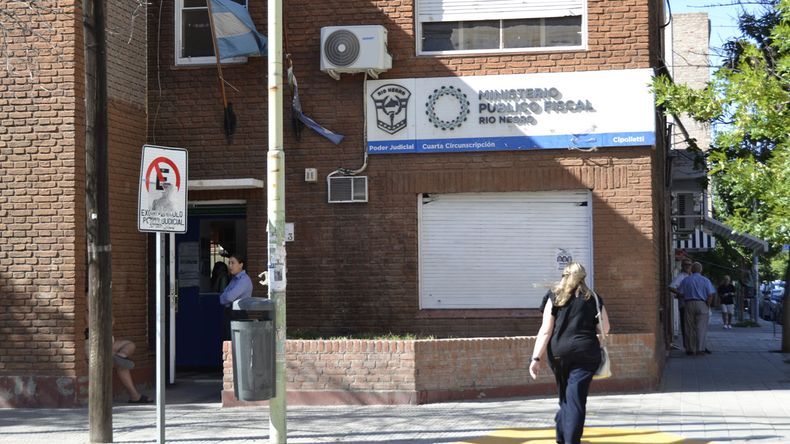 Los dos sospechosos se entregaron en la Fiscalía.