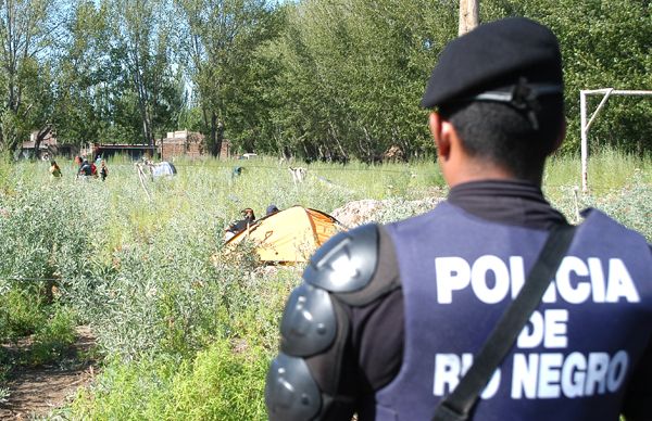 Policía busca neutralizar una nueva toma en Cipolletti