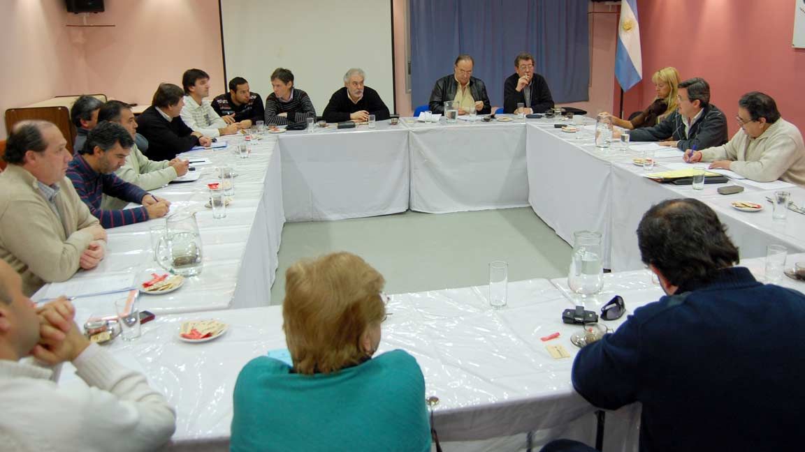 El ministro Larrreguy será interpelado el jueves