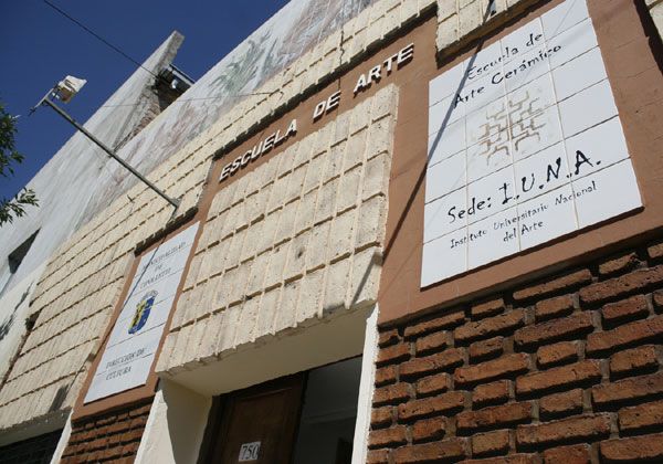 Garantizarán que alumnos del IUNA terminen la carrera