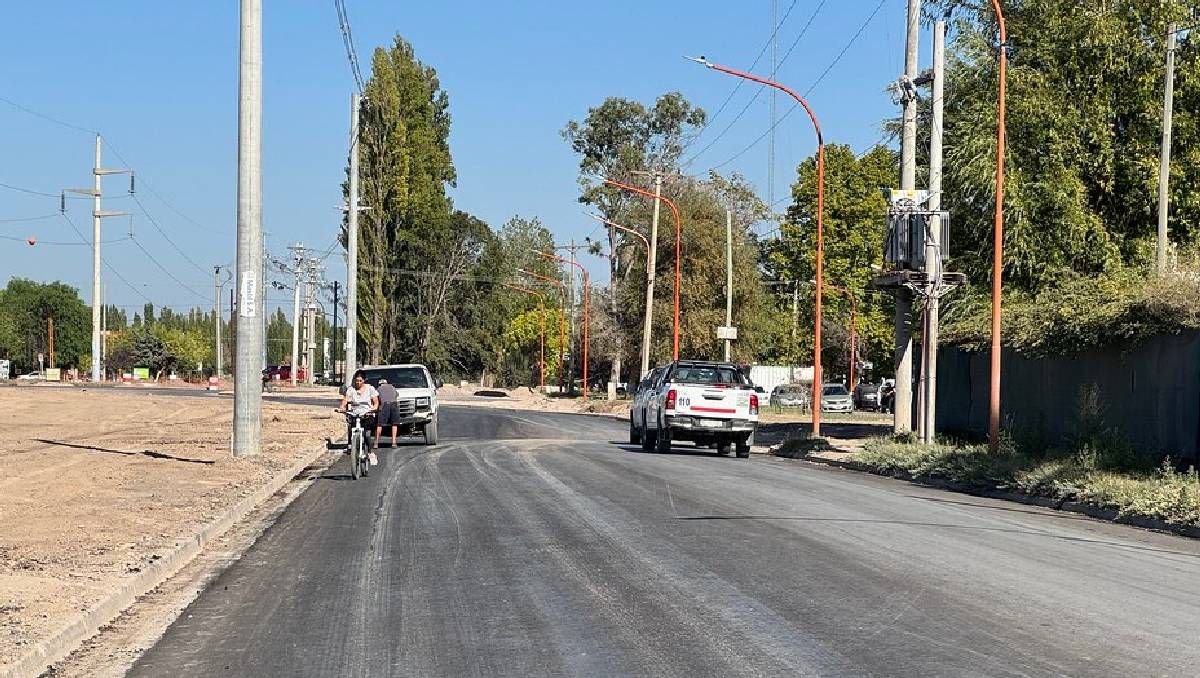 Está listo el asfalto que conecta la rotonda de Santa Cruz y San Luis.