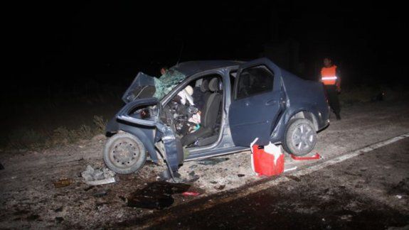 Un choque frontal dejó 2 muertos y un joven herido de gravedad