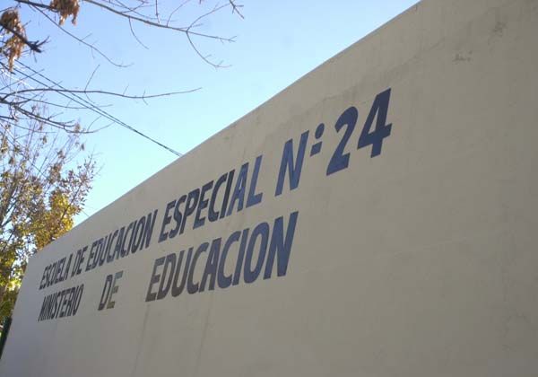 Escuela Especial reclama por creación de cargos