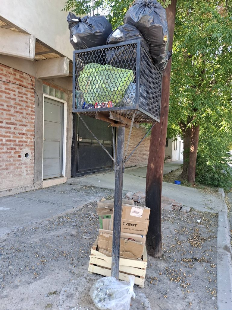 Los vecinos denuncian un estado total de abandono en Allen. 