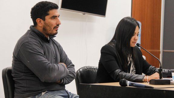 El acusado de asaltar la farmacia fue identificado como Isaac Bravo.