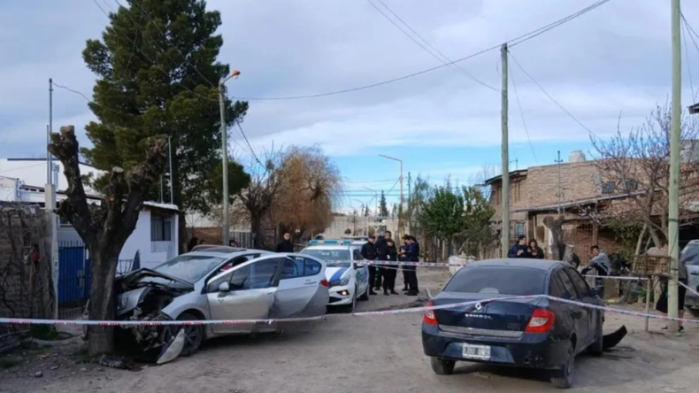 Tras escapar de un control policial en Villa Regina, se fugaron por ruta 22 y terminaron chocando en Ingeniero Huergo.