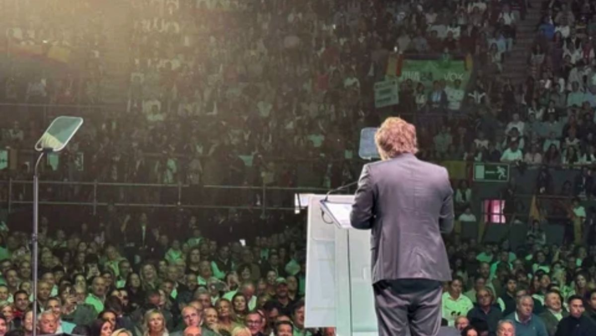 Javier Milei canta en el Luna Park. Seguí la jornada en vivo.