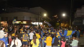 Decenas de cipoleños salieron a las calles para festejar el triunfo de Boca.&nbsp;