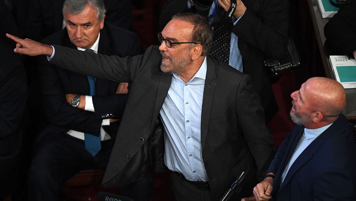 Diputados macristas se fueron insultando al Presidente