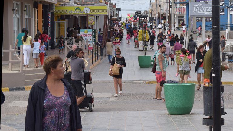 Las Grutas: una tormenta arruinó el día de playa