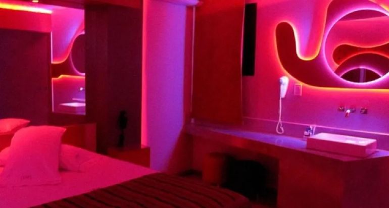 Un duende se les apareció en medio de un encuentro sexual