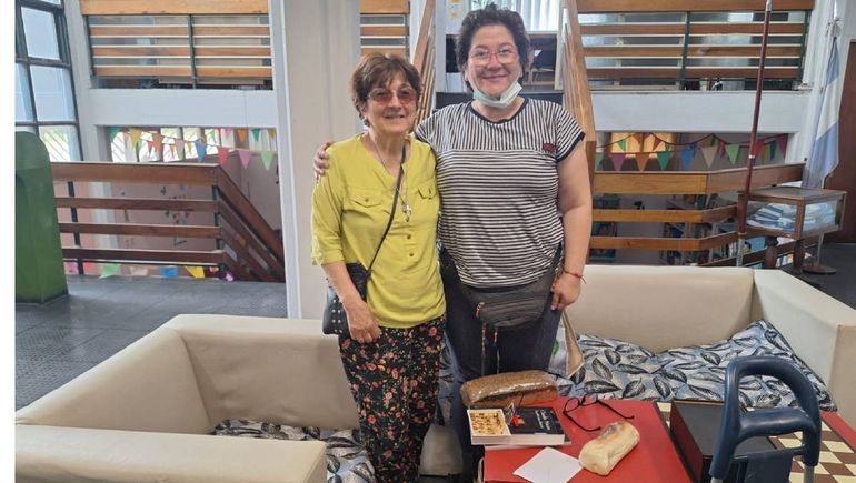 Un reencuentro tan fortuito como esperado en la Biblioteca de Cipolletti.