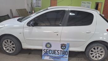 encontraron en viedma un auto que habia sido robado en el alto valle