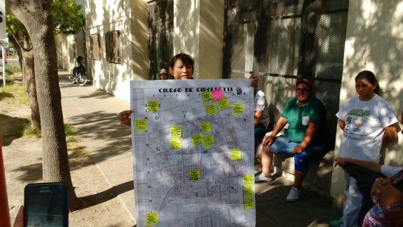 En la mañana de hoy mujeres víctimas de abusos entregaron ante la Justicia el mapa de violadores en Cipolletti.&nbsp;