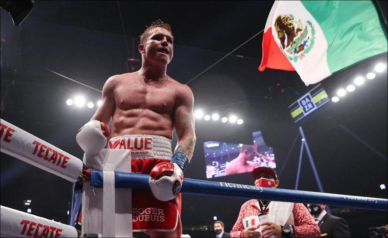 Canelo Álvarez, del ingreso con la canción de Rocky a un triunfo inapelable