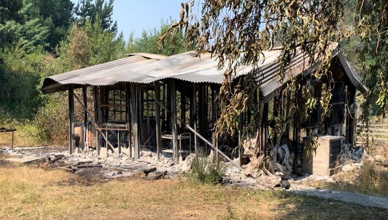 Juntan ropa, alimentos y herramientas para El Bolsón