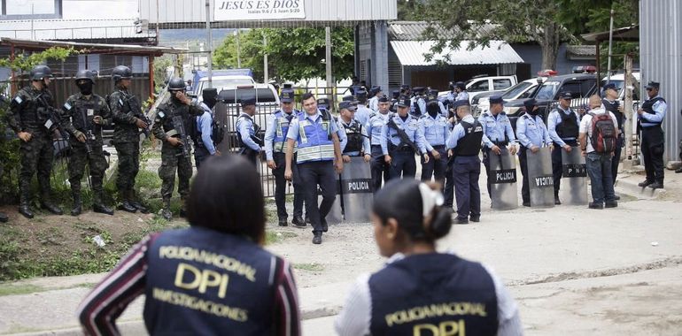 Motín en una cárcel de Honduras deja 41 reclusas muertas