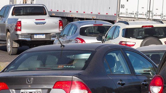 La rotonda colapsó durante la mañana. Todos iban a los puentes.