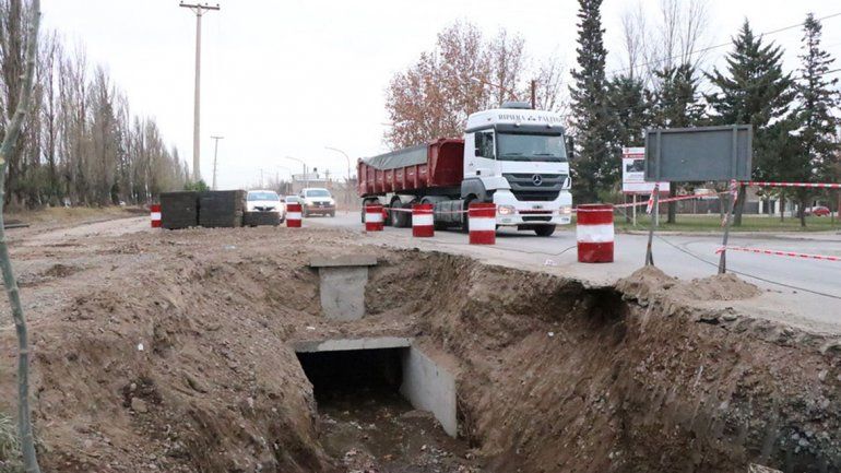 Arrancó la segunda etapa del entubamiento del pluvial de Perón