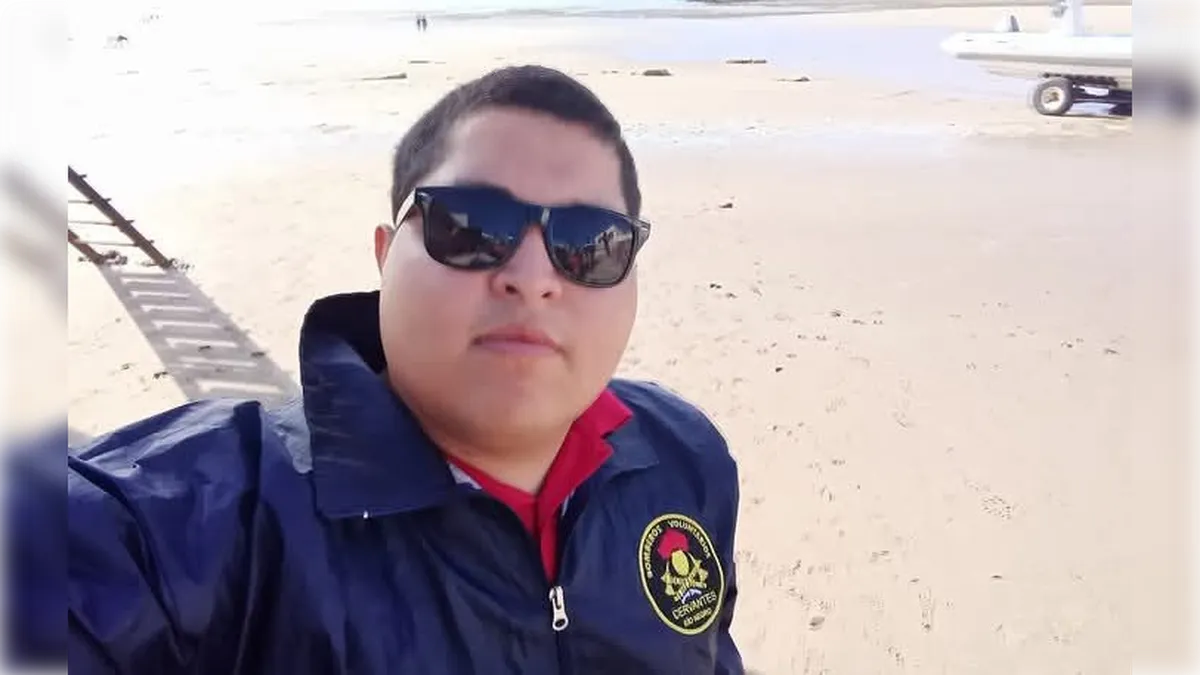 Investigan la muerte de un joven bombero que falleció durante su traslado al hospital