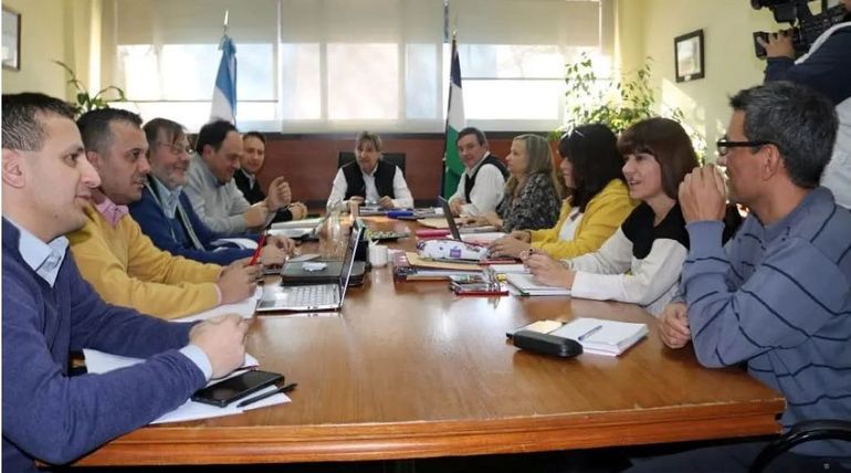 Provincia hizo otra oferta salarial y los gremios deciden