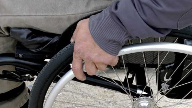 Las personas que utilizan sillas de ruedas tienen que usar