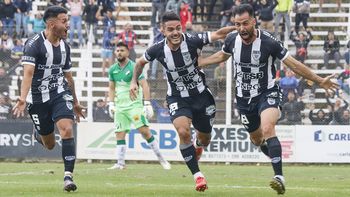 Bielkiewicz y la alegría por su primer gol en Cipo.