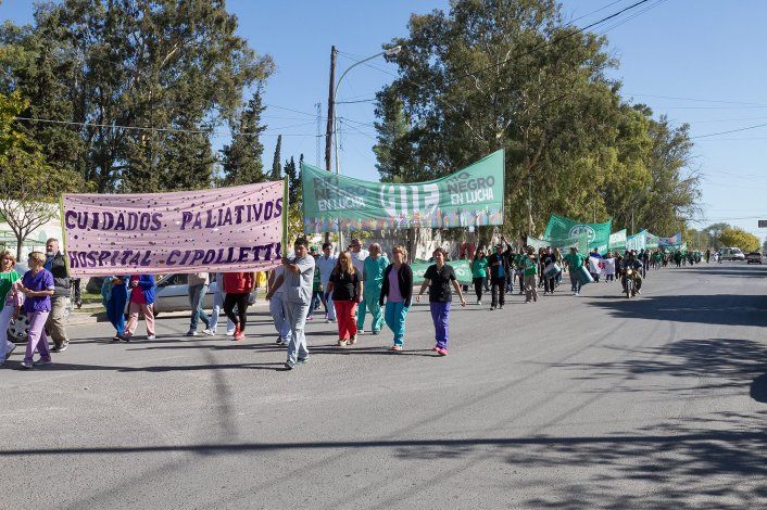 Trabajadores del hospital se movilizaron contra el ajuste en Salud