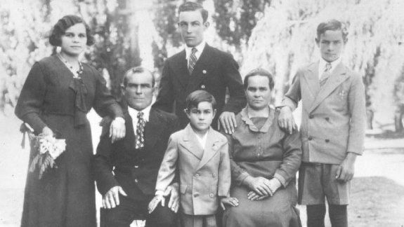 Familia de Gilda Mena y León Capellán
