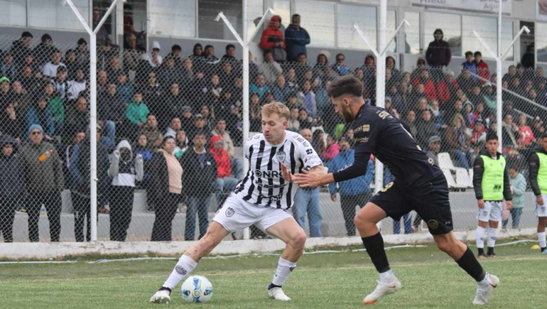 Cipolletti empata por ahora con Olimpo en La Visera. Foto: Anahí Cárdena&nbsp;