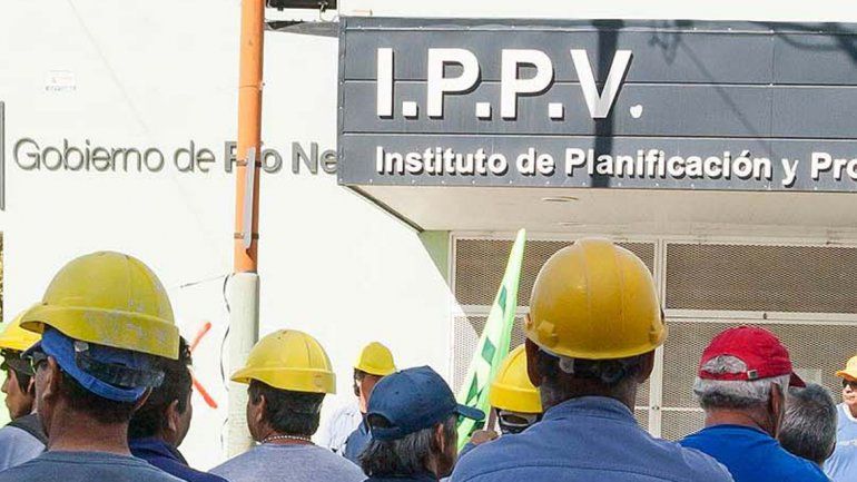 La UOCRA ya advirtió al IPPV sobre posibles protestas.