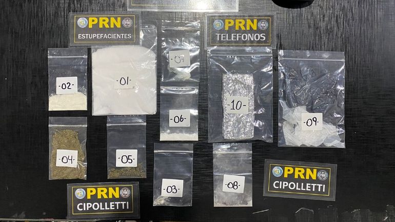 Tras el operativo se secuestró drogas y vehículos. Foto: Policía de Río Negro.