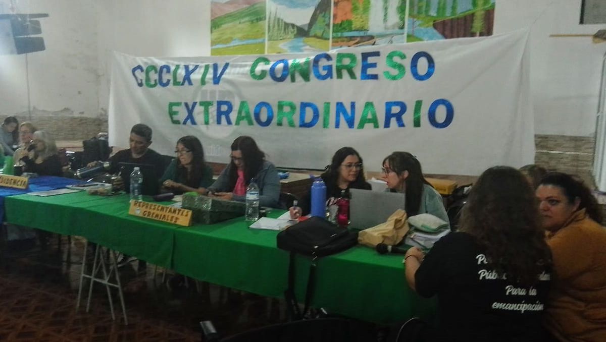 Unter volvió a ratificar el paro y realizará nuevo Congreso el lunes